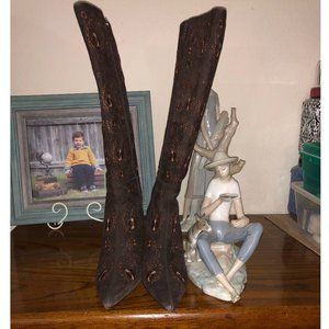 Richard Tyler embroidered suede boots